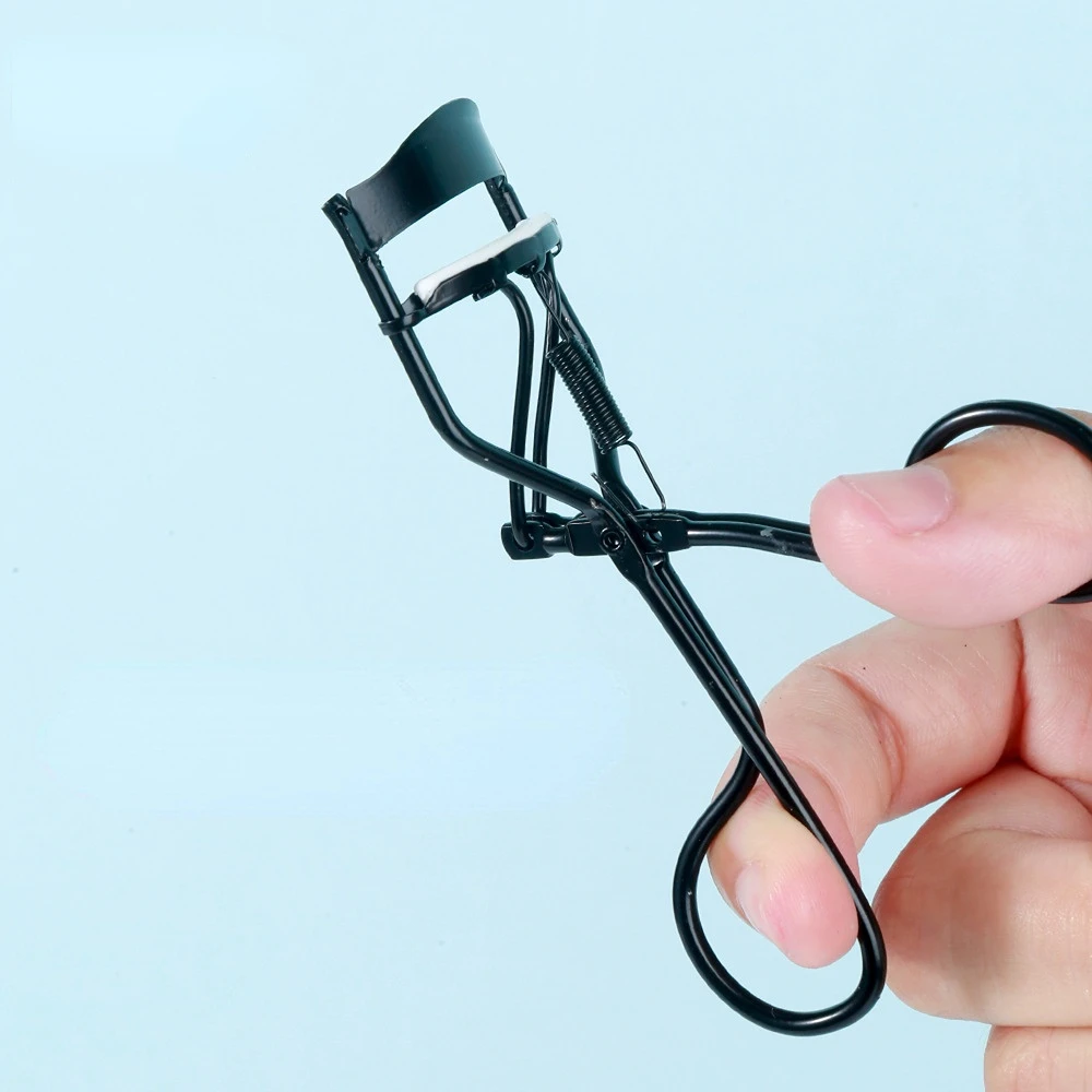 New Black Women Eyelash Curler - огляд і ціна Beauty Makeup News