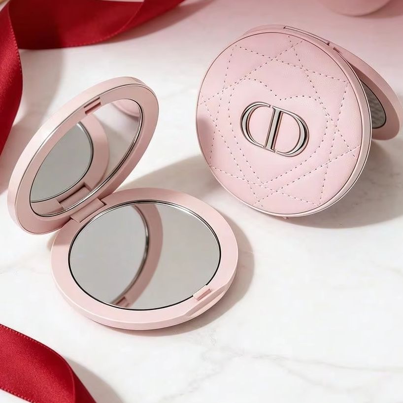 DIOR Leather Makeup Mirror Bui - огляд і ціна Beauty Makeup Dior