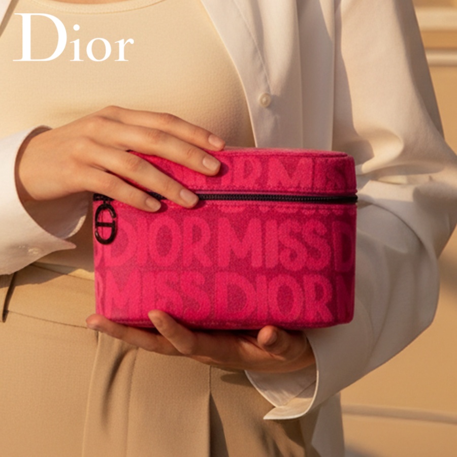 Dior’s Bag Pink Cosmetic Bag F - огляд і ціна Beauty Makeup Dior