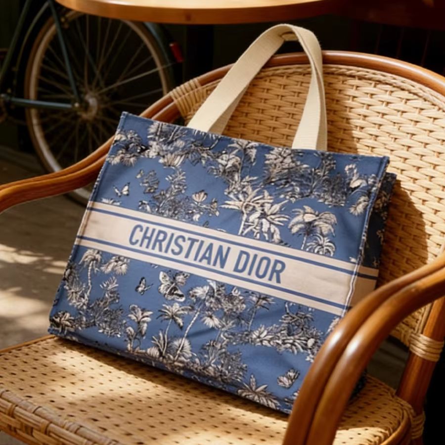 Dior’s bag Luxury Custom Blue  - огляд і ціна Beauty Makeup Dior