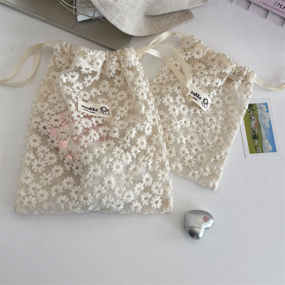 Lace Embroidered Daisy Mesh Dr - огляд і ціна Beauty Preservation Makeup Bag